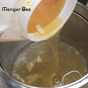 เครื่องสกัดน้ำผึ้งอัตโนมัติ Mengerbee พร้อมถังเก็บความร้อนสแตนเลส 70 ลิตร กำลังไฟฟ้า 3000 วัตต์ ระบบทำความร้อนไฟฟ้า 0-100 องศาเซลเซียส รับประกัน 1 ปี - Product Image 3