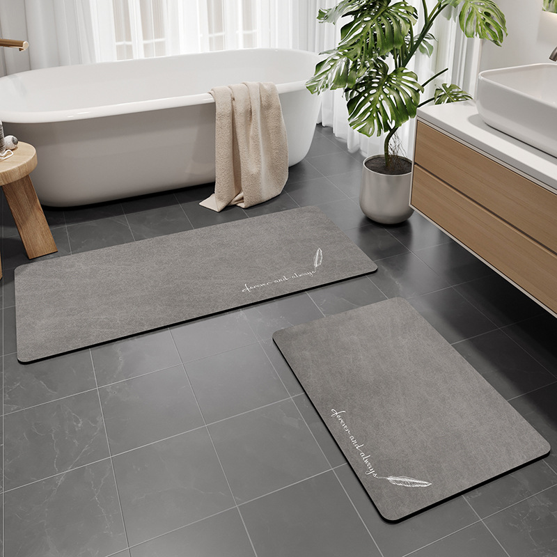 พรมเช็ดเท้าในห้องน้ำผ้าฟลีซลายสายรุ้ง - สีเทาตัวอักษร
