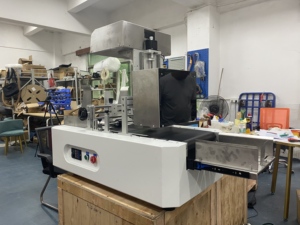 Định Dạng Nhỏ Một Vượt Qua Carton Máy In 210Mm In Chiều Rộng 30Mmin Tốc Độ Duy Nhất Vượt Qua Đôi Đầu Cho Hộp Vận Chuyển Mã Hóa Và Đánh Dấu - Product Image 3