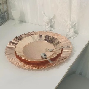 Assiettes de Présentation Rondes en Plastique Dorées Scintillantes <span class=keywords><strong>pour</strong></span> la Restauration, Vaisselle de <span class=keywords><strong>D</strong></span>îner, <span class=keywords><strong>D</strong></span>écoration de Fêtes de Noël et Mariages - Vente en Gros - Product Image 5