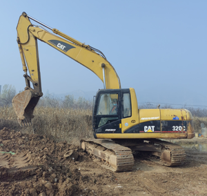 Excavatrice d'occasion Cat 320c de 20 tonnes en excellent état et en utilisation active - Product Image 2