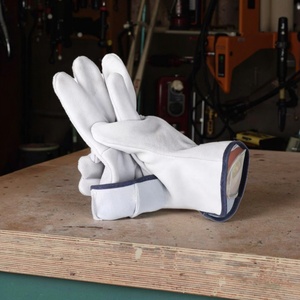 ถุงมือหนังแพะเกรดพรีเมียม ขนาด 10 นิ้ว ได้รับมาตรฐานความปลอดภัย CE สำหรับขับรถ ทำสวน และงานทั่วไป โดย Swelder - Product Image 1