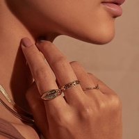Vente en gros personnalisé en acier inoxydable gravé Couple vierge romantique simple cœur bestie et métal doré vous êtes assez ensemble de bagues