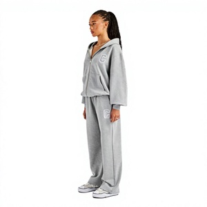 Conjunto Deportivo de Felpa Gris para Mujer con Capucha y Estampado de la Letra C, Corte Holgado, Informal, para Todas las Temporadas, Sudadera y Pantalones Largos de 2 Piezas - Product Image 1