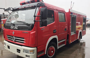 Mini petit 3.56cbm réservoir <span class=keywords><strong>d</strong></span>'<span class=keywords><strong>eau</strong></span> hholding 2 + 3 hommes <span class=keywords><strong>jet</strong></span> hauteur 50m Dongfeng Dolica D7 124 chevaux 4X2 réservoir <span class=keywords><strong>d</strong></span>'<span class=keywords><strong>eau</strong></span> <span class=keywords><strong>camion</strong></span> de pompiers - Product Image 2