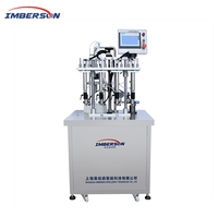 Ligne de production monobloc entièrement automatique électrique à 4 têtes pour le remplissage, le sertissage et le capsulage de parfums et d'eau, pour flacons pompe en verre