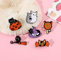 En gros Nouveaux Pins de revers en émail sur le thème de Halloween : Chat Magique, Chat, Citrouille, Sucette, Balai, et Badges de film, Cadeaux Souvenirs, En stock