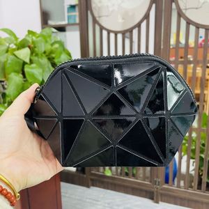 Bolsas de Cosméticos Geométricas Mini Negras de Fábrica BSCI, Bolsa de Aseo Plegable, Bolsa de Moda Personalizada - Product Image 5