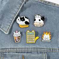 Nouvel arrivage d'épingles en émail vente en gros chat dessin animé vache chat calendrier chat boîte broche en vrac pour vêtements chapeau revers épingles personnalisées