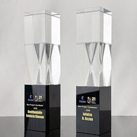 Trophée en cristal de verre en forme de cube, nouveau style, haute qualité, personnalisé, avec sablier en verre, cadeau souvenir