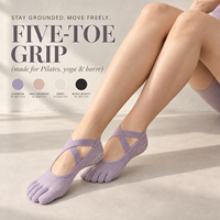 Chaussettes antidérapantes à cinq doigts pour femmes en coton peigné avec sangle croisée, coupe basse, logo personnalisé, vente en gros OEM ODM pour Pilates, Yoga, Barre