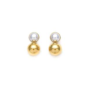 Pendientes Clásicos de Bola con Perlas y Engaste de Bisel, Acero Inoxidable 316L con Baño de Oro PVD, Sostenibles y Resistentes, Regalo Perfecto - Product Image 1