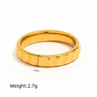 Fenny Hochwertiger 18K Vergoldeter Wasserdichter Modischer Gehämmerter Gerillter Bandring aus Edelstahl Großhandel Schmuck