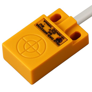 Sensor de Proximidad Inductivo GKB 10-30V DC de Tres Cables, Cuerpo Cuadrado de ABS, Sin Blindaje, Detección de Metales - Product Image 1