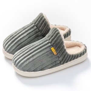 Pantofole Invernali Unisex in Flanella, Antiscivolo, Calde e Pelose, con Tallone Chiuso e Suola Spessa in Cotone, Ideali per il Post-Parto - Product Image 5