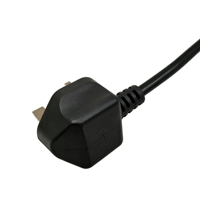 Câble d'alimentation BS1363 13A 250V avec prise britannique vers connecteur enfichable GST H05VV-F 3G1.5mm² pour l'alimentation des luminaires et meubles commerciaux