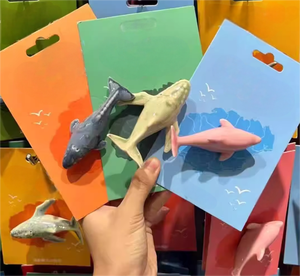 Vente en gros <span class=keywords><strong>de</strong></span> poissons marins marins marins côtiers animaux en résine artisanat requin et dauphin aimants pour réfrigérateur figurines souvenirs - Product Image 1