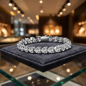Pulseras Whispering Hearts |   Línea de Diamantes Genuinos en Oro Rosa, Joyería Fina Sofisticada para Novias, Pieza Destacada para Ella - Product Image 2