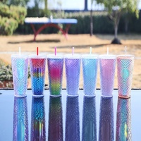 Tasses à boire réutilisables en diamant 24 OZ différentes couleurs tasse à café cloutée gobelet en plastique à double paroi avec couvercle et paille