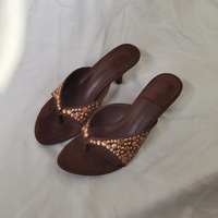 Sandales à talons hauts en daim personnalisables avec logo OEM/ODM pour femmes – Tongs chic style Baddie
