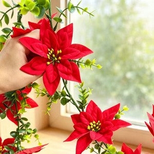 Guirnalda navideña artificial de eucalipto y poinsettia de 100cm-200cm, decoración colgante de plástico para pared, para el hogar, exteriores y bodas - Product Image 2