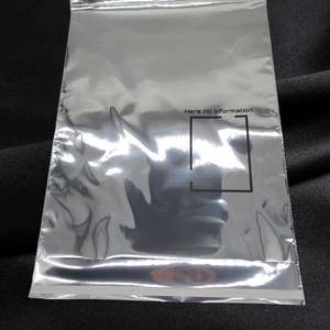 Bolsas de Envío Autoadhesivas Impermeables de Poliéster Plateado con Logotipo Personalizado y Asa para Ropa, Tamaño Mediano y Grande - Product Image 6