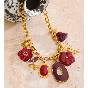 Collar JINYOU 433 de Otoño Invierno con Colgante de Corazón de Resina Roja en Forma de Lazo, Joyería Hipoalergénica de Acero Inoxidable Chapado en Oro - Product Image 3