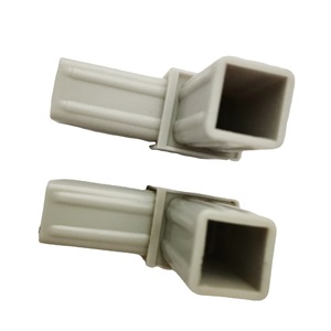 Connecteur coudé à angle droit 20 mm carré gris clair en plastique pour mobilier, installation facile - Product Image 1