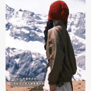Xi Boyu Bonnet tricoté à pompon rouge uni chaud pour femme - Product Image 3