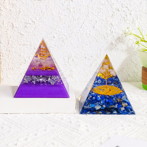 Vente en gros d'objets artisanaux en cristal, copeaux de cristal, ornement en pyramide en résine, cadeau pour le <span class=keywords><strong>yoga</strong></span> <span class=keywords><strong>et</strong></span> la méditation, guérison Reiki, décoration intérieure - Product Image 5
