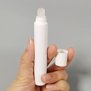 Tubes souples personnalisés pour gloss à lèvres avec bouchon à vis pour outils de maquillage et application de fard à joues – Prix de gros - Product Image 1