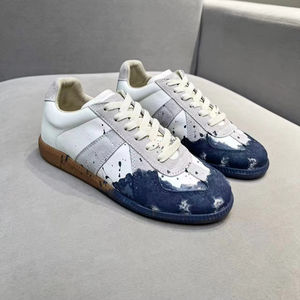 Chaussures plates décontractées en cuir luxueuses, légères, respirantes, élégantes et à absorption des chocs pour l'extérieur - Product Image 1