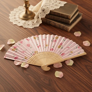 Ventilador Plegable Portátil de Bambú, Diseño Personalizado, Clásico y Elegante, para Fiestas y Decoración del Hogar, en Oferta - Product Image 2