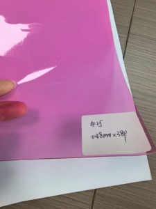<span class=keywords><strong>Film</strong></span> PVC blanc super transparent de qualité alimentaire, souple et imperméable, épaisseur 0,18 mm, pour la décoration d'emballages de sacs transparents à la mode - Product Image 4
