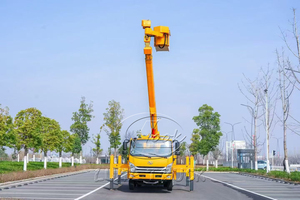 Camion nacelle robuste isolé pour lignes sous tension 48KV, véhicule de travail aérien hybride télescopique et articulé de 16m - Product Image 5