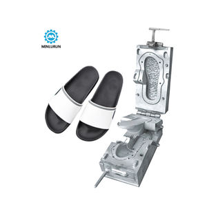 Pantoufles soufflantes en PVC de qualité Primacy Factory moule une élasticité <span class=keywords><strong>incroyable</strong></span> pour la <span class=keywords><strong>randonnée</strong></span> en plastique PVC - Product Image 1