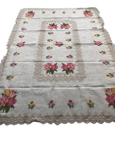 Tovaglie Quadrate 72x108 in Poliestere/Cotone Non Tessuto con Ricamo a Punto Croce Floreale - Product Image 2