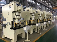 Machine de presse pneumatique CNC pour ligne de production d'ailerons vente en usine