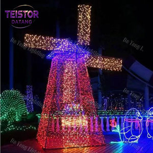 Moulin à vent de Noël lumineux pour les scènes de villages de contes, les parcs familiaux et les attractions de vacances - Product Image 4