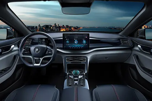 BYD Qin PLUS DM-i 55KM Edición Leading, Auto Sedán Híbrido Enchufable - Product Image 5