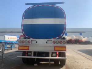 Semirremolque Cisterna de Acero de Tres Ejes Personalizable, el Más Vendido, para Transporte de Productos Químicos - Product Image 4