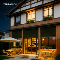 Stores verticaux électriques modernes de grande taille avec rail à fermeture éclair résistant au vent pour terrasse extérieure et pergola bioclimatique