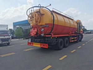 Camion de nettoyage de fond de piscine industriel à pompe à piston haute pression Dongfeng 8x4 de 33 m³ pour boues et sédiments, usage intensif - Product Image 5