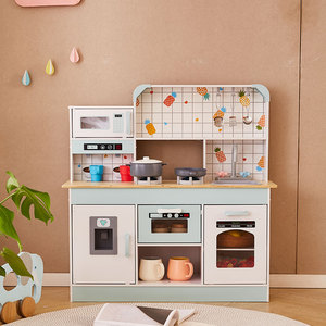 Cocina de Juguete de Madera para Niños con Máquina de Hielo, Utensilios de Cocina, Estufa con Luz y Sonido - Product Image 1