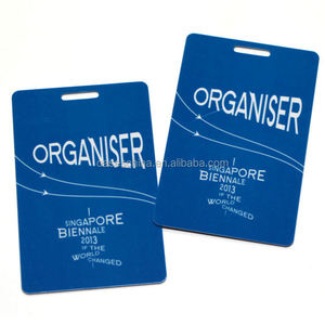 Poinçon trou personnalisé en plastique Pvc événement dans les coulisses Badge VIP exposition événement <span class=keywords><strong>Pass</strong></span> entrée <span class=keywords><strong>carte</strong></span> d'identité avec lanière - Product Image 1