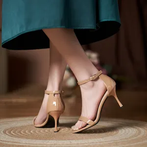 Zapatos de tacón alto de lujo para mujer de nuevo diseño, sandalias de vestir informales elegantes y sexis para zapatos de tacón de verano lisos