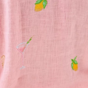 Conjunto de 2 Piezas de Lino para Mujer, Estilo Casual 2025, Camisa de Algodón Bordada y Pantalones Cortos por Encima de la Rodilla, Venta Caliente OEM - Product Image 4