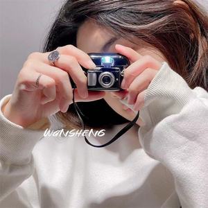 Étui pour casque d'appareil photo rétro en TPU <span class=keywords><strong>de</strong></span> luxe adapté aux <span class=keywords><strong>AirPods</strong></span> 1 <span class=keywords><strong>2</strong></span> 3 4 génération étui <span class=keywords><strong>de</strong></span> <span class=keywords><strong>protection</strong></span> pour casque créatif personnalisé - Product Image 2