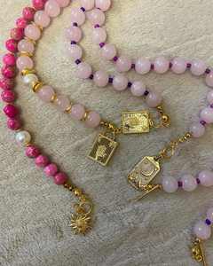 قلادة مطرزة بالخرز الوردي مع قلادة مصنوعة يدويًا عالية الجودة مقاومة للماء مجوهرات آلهة الشتاء قلادة مطرزة - Product Image 3