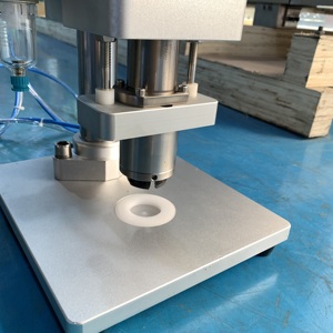 <span class=keywords><strong>YETO</strong></span> Machine de capsulage de bouteilles en verre de parfum Machine de sertissage de parfum Machine de pressage d'anneau de collier de parfum - Product Image 5